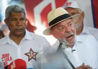 Antes de ato em Salvador, Lula critica sabatina no Jornal Nacional