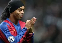 Aos 46 anos, Ronaldinho Gaúcho tem data para voltar aos gramados