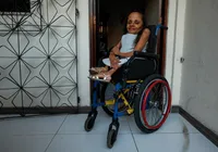 Aos 60, psicóloga com ossos de vidro conta como superou fraturas e preconceito