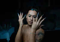 Após emoção com Olodum, cantor de origem chinesa se muda para Salvador e lança EP