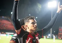 Autor de gol, Renê faz pedido especial para torcida do Vitória