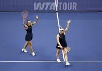 Brasileira top 1 do mundo vence e chega nas quartas do WTA de tênis