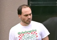 Carlos Bolsonaro pede desculpas ao pai: “A gente falhou”