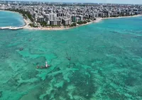 Com mar azul turquesa, paraíso do Nordeste tem orla mais bonita do Brasil