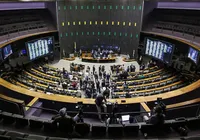 Congresso adia votação do projeto que acaba com a "taxa das blusinhas"
