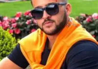 Dançarino de banda de pagode morre após cair de um barco na Bahia