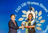Duas pescadoras brasileiras recebem prêmio de Heroínas da FAO