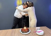Em prisão domiciliar, Bolsonaro ganha aval para fazer festa em casa