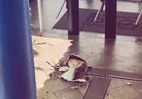 Ex-aluno invade escola em Salvador e tenta atingir professor com vaso