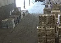 Ex-funcionário usa farda de empresa para furtar 280 sacos de cimento na Bahia