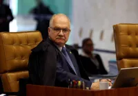Fachin avalia afastar Mendonça para assumir comando do caso Master