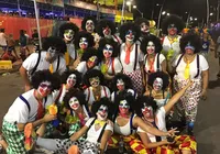 Famosos 'escondidos' na pipoca: relembre celebridades que curtiram o Carnaval disfarçados