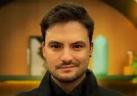 Felipe Neto leva sermão de médium após polêmica sobre Exu