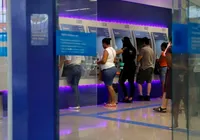 Feriados de novembro alteram expediente das agências bancárias no país