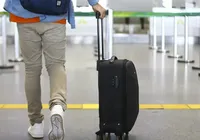 Fim das malas com rodinhas? Nova regra obriga turistas a mudar hábito