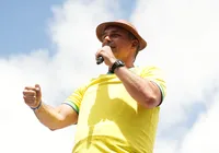 Flávio Bolsonaro ataca Lula na Bahia após reajuste do Bolsa Família