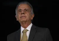 Golpista clona número de ministro da Defesa do Brasil e pede Pix de R$ 5