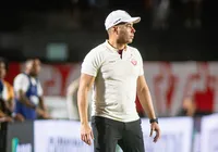 Jair Ventura cobra que o Vitória volte a "competir" após derrota