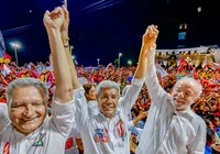 Jerônimo Rodrigues e Rui Costa acompanham Lula durante ato em São Paulo