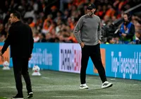 Lendas do futebol estream como treinadores de seleções de elite