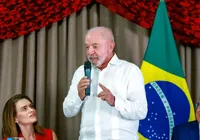 Lula cobra revisão de erros e faz promessa para segundo turno