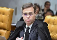 Mendonça rejeita pedido para liberar íntegra do celular de Vorcaro