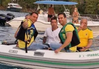 Moto aquática dos Bombeiros é atingida em ato de Flávio Bolsonaro