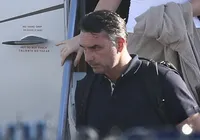 Nota de Flávio Bolsonaro usa brasão antigo do "Brazil"