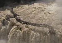 Passarela das Cataratas do Iguaçu é interditada após aumento da vazão