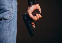 PM de folga atira em homem que atacou o próprio pai com faca