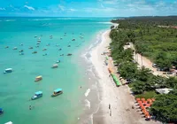 Praia paradisíaca do Nordeste proíbe circulação de lanchas