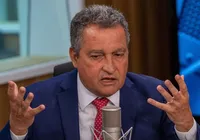 Rui Costa detona Flávio Bolsonaro e relembra polêmica: “Tem ficha corrida”