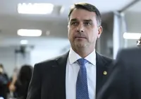 Substituir servidores por IA: plano de equipe de Flávio Bolsonaro esbarra na Constituição