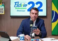 "Tropa do Flávio": canal no WhatsApp pode ser suspenso pelo TSE