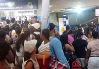 Vídeo: Falha no sistema de pagamento provoca confusão generalizada no ferry-boat