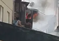 Vídeo: incêndio assusta moradores em bairro de Salvador