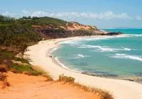 Vilarejo no Nordeste vira refúgio internacional de águas cristalinas