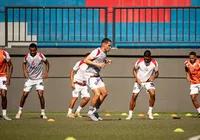 Vitória rescinde com promessa da base que atuou no Baianão