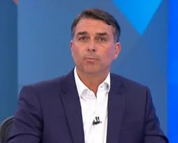 Flávio Bolsonaro nega aquecimento global: "São eventos climáticos" - Imagem