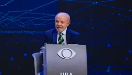 Debate na Band: Lula chama Flávio Bolsonaro de "traidor da pátria"