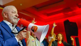 Deputado de direita e pastor declara apoio a Lula e critica clã Bolsonaro