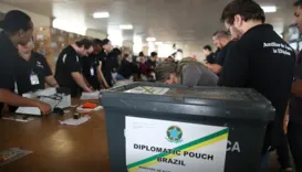 Eleitorado brasileiro no exterior chega a 918 mil em 2026