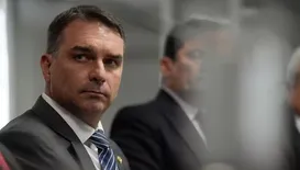 Flávio Bolsonaro ataca Alexandre de Moraes e defende impeachment