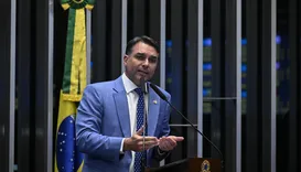 Flávio Bolsonaro pode perder mandato de senador após fuga para os EUA