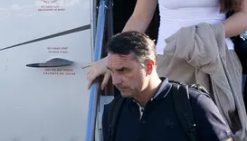 Flávio Bolsonaro vira piada após se autodeclarar presidente em carta