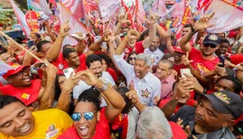 Jerônimo encerra campanha com maratona de caminhadas pela Bahia