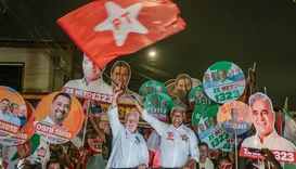 Jerônimo mostra força no interior com caminhada em Feira de Santana