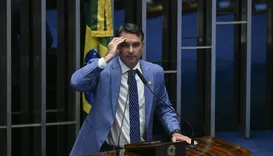 PF aponta Flávio Bolsonaro em offshore ligada a jatinho de Vorcaro