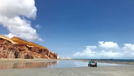 Refúgio intocável no Nordeste tem praias com falésias que encantam turistas