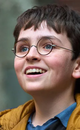 Série de Harry Potter ganha trailer com trio clássico em Hogwarts
